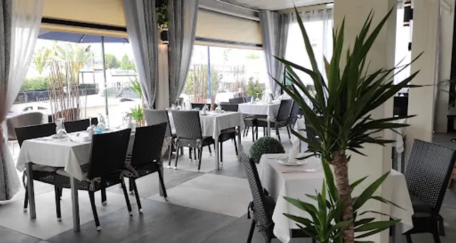 La Brisa Bar Restaurant