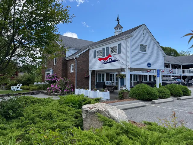 Craigville Beach Inn