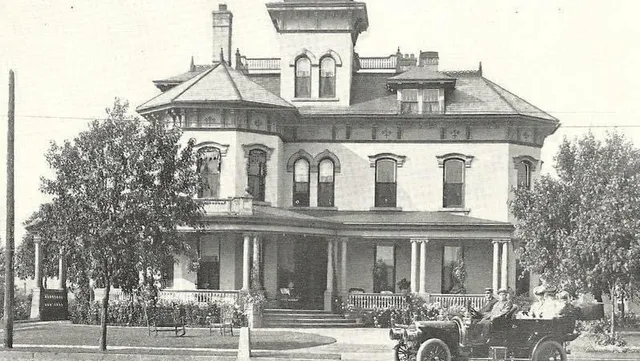 Reeves Victorian Home and Carriage House Museum