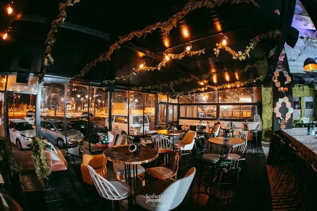 Something something Bar - סמטינג סמטינג