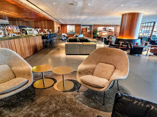 Cathay Pacific- The Pier, Business Lounge