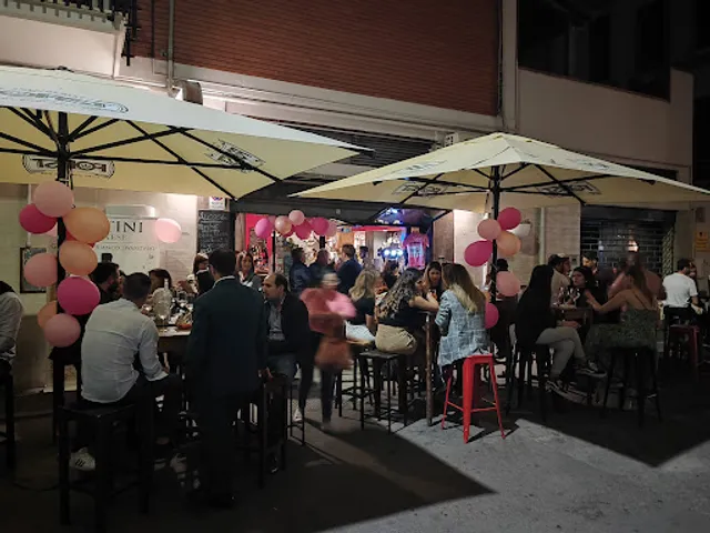 Enoteca Visaggio cocktails and wine