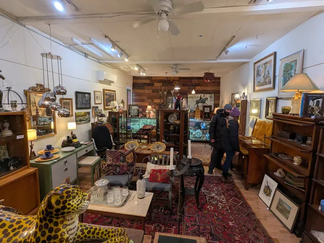 Lee Hartwell Antiques