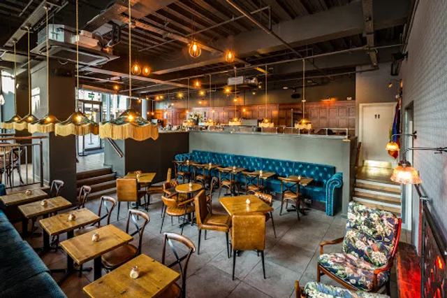 200 Degrees Coffee Shop