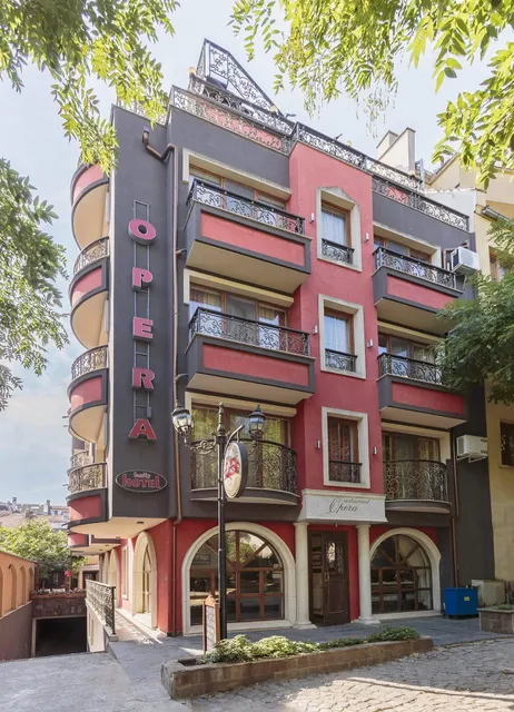 Хотел „Опера“