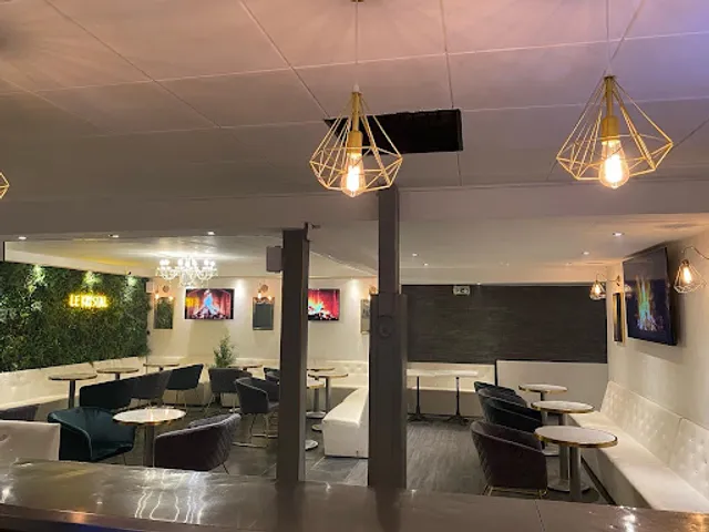 Le Palace, bar lounge