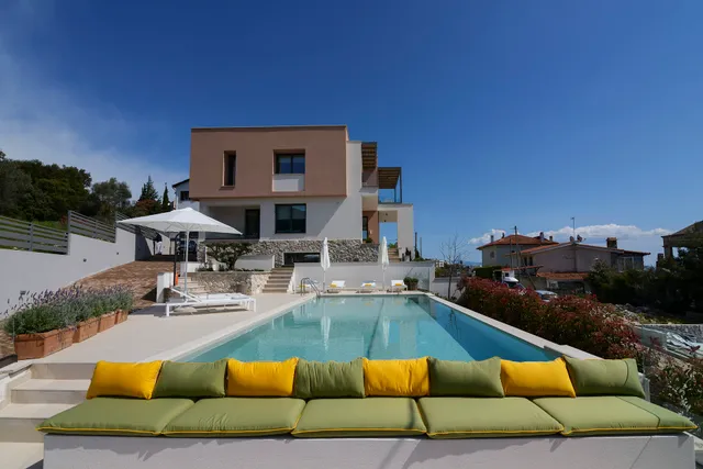 Maravilla Luxury Suites