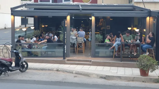 de l'art Shisha cafe