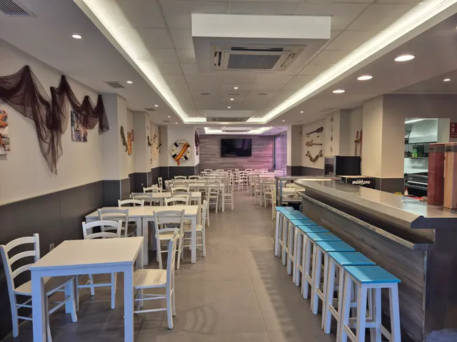 Freiduría El Anzuelo puerto de la torre