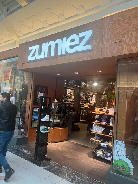 Zumiez