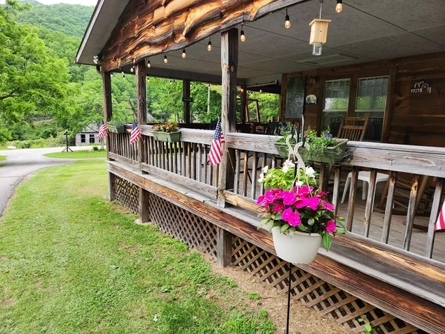 Nantahala Hideaway Campground & Cabins. Formerly Nelsons Nantahala Hideaway