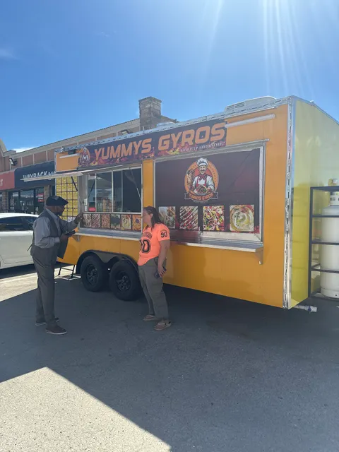 Yummys Gyros