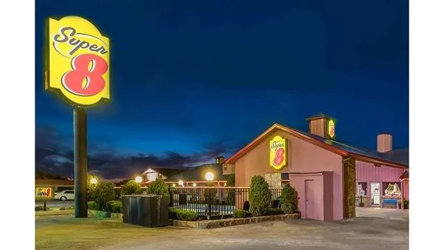 Super 8 by Wyndham Eastland