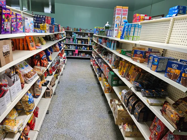 Creekside Salvage Grocery