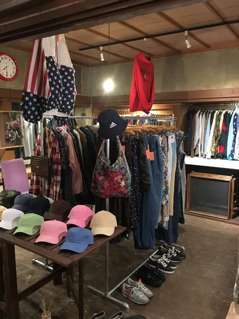古着屋 COMMA used&vintage clothing