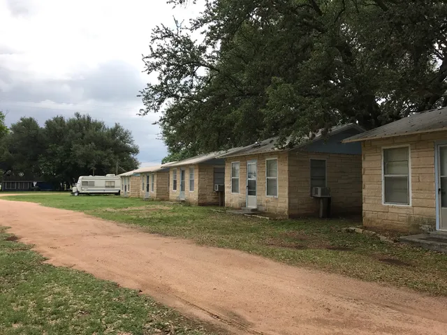 Eagle Nest Fishing Lodge