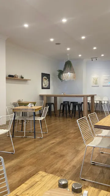 Fern and Me coffeehouse (Bean Junkie)