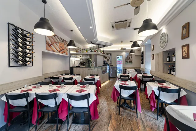 “Dal 1947 Bistrot“ Ristorante Pizzeria Fontana di Trevi