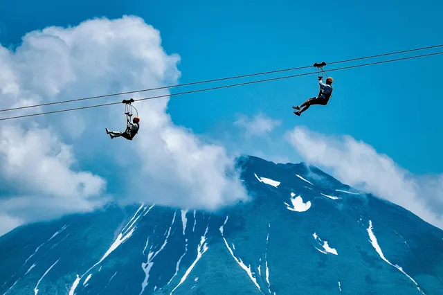 HANAZONO ZIPFLIGHT(ハナゾノ ジップフライト)
