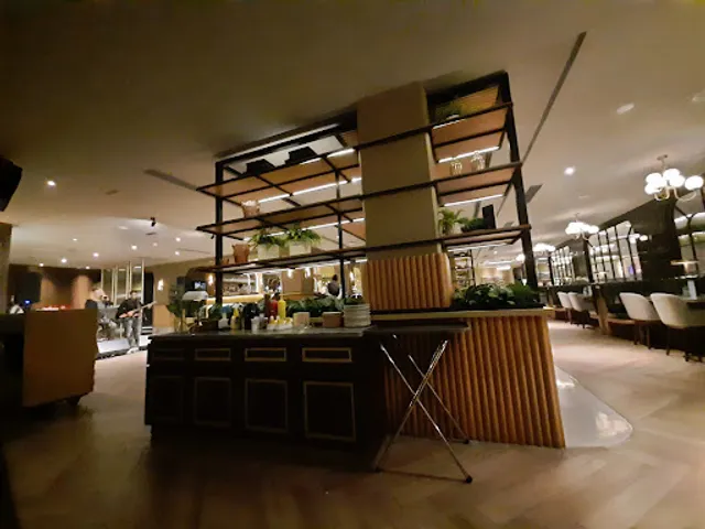 The Lynx | Restaurant & Lounge