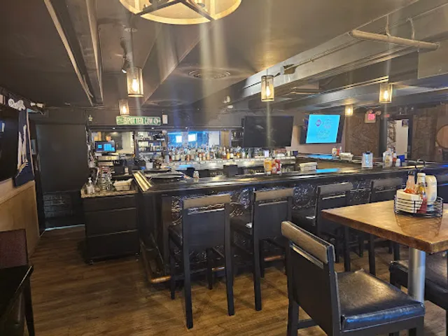 National Pizza Pub and Grille