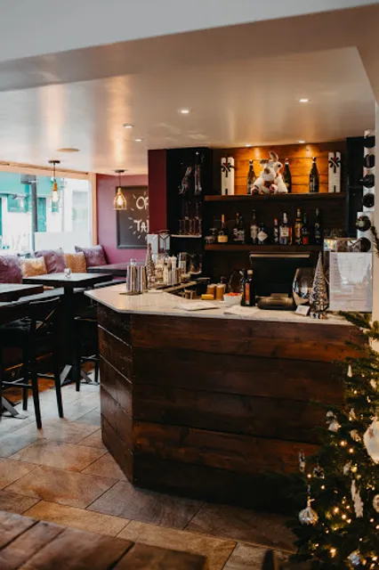 LagodiComo Bar and Restaurant