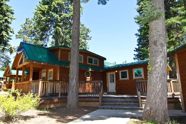 The Cabins on Hyatt Prairie by BookStayHop