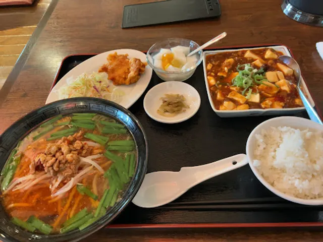 グーユエシャオジュウガン（古月小酒館）