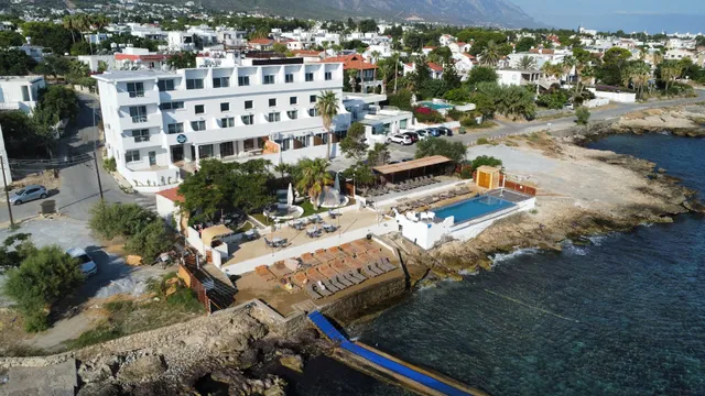 Azure Bay Kıbrıs Hotel