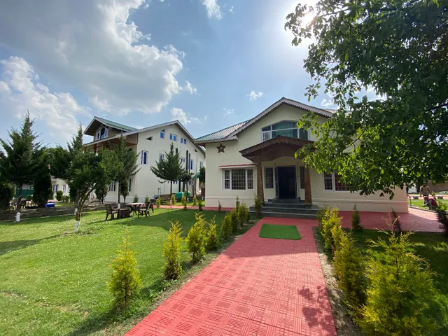 Riverside Resorts Inn Pahalgam