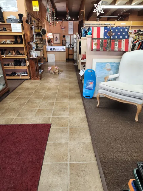 2nd Helpings Thrift Store