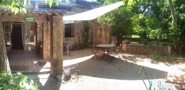 Aux berges du pont du gard