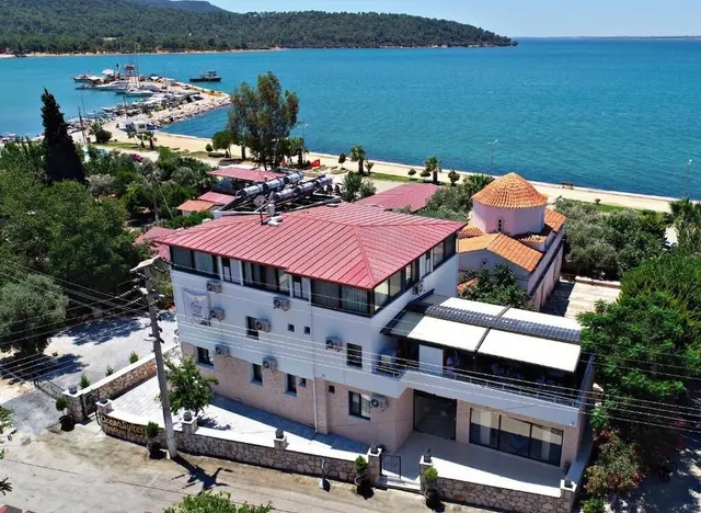 AKBÜK TAŞ OTEL