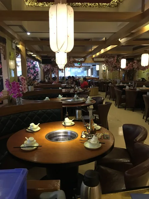 Spicy-hot Hero Chongqing Old Hot Pot