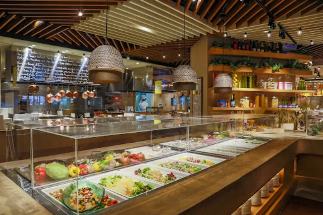 ガーデンビュッフェ「パインテラス」