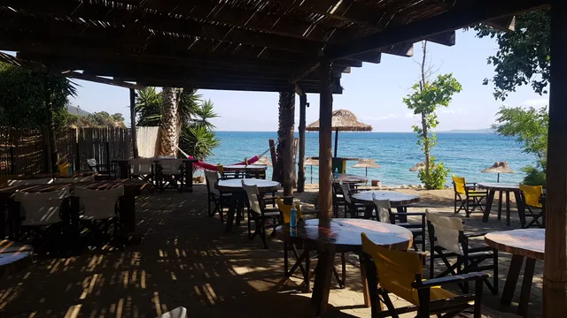 LEMON DROPS BEACH BAR