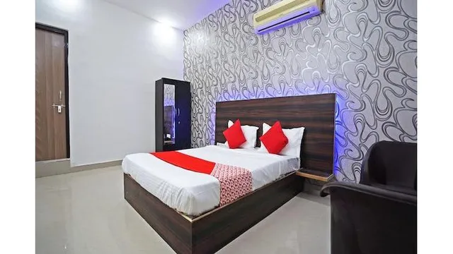 OYO Hotel Five Sense