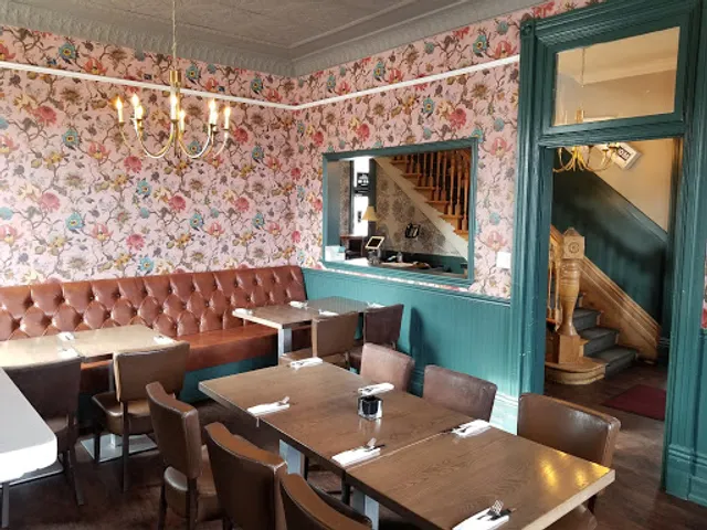 Winifred's English Pub