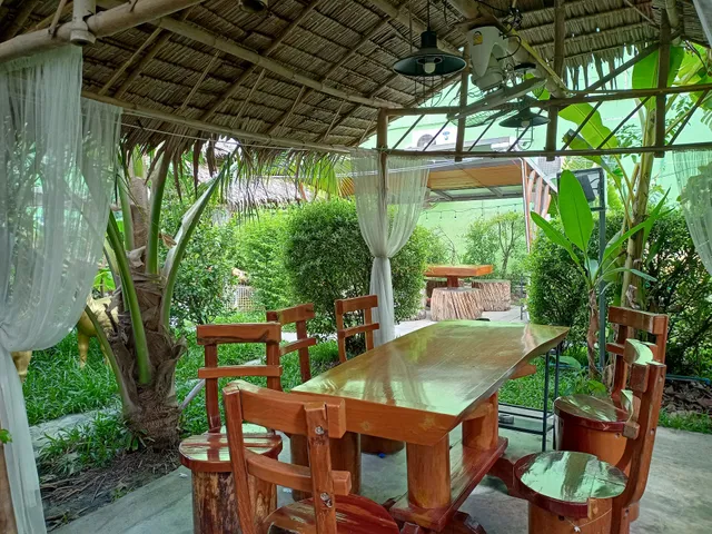 Lucky Greenview Restaurant