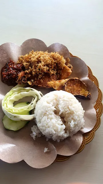 Warung Ayam Kremes Special 3