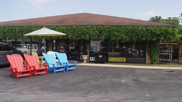 Lynn's Patio Shop