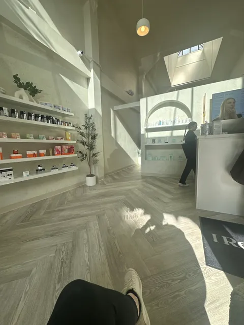 FACE FOUNDRIÉ - San Francisco (Chestnut Street)