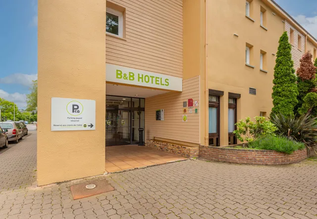 B&B HOTEL Chartres Centre Cathédrale