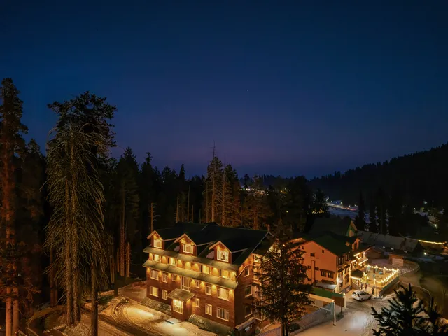 Hotel Pine Spring Gulmarg