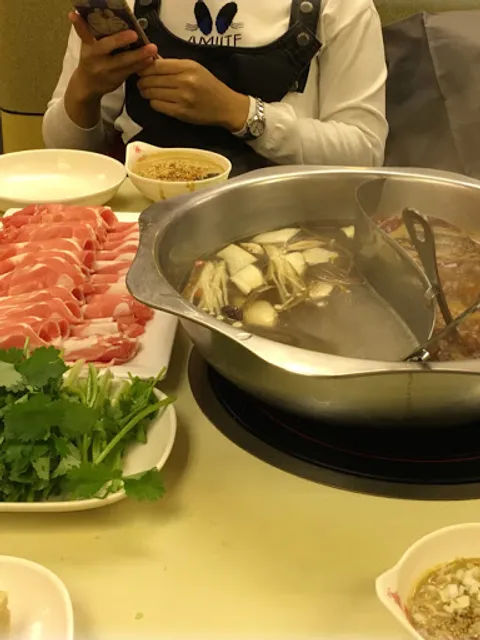 Tongdelai Hot Pot