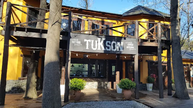 Tukson Bar & Grill