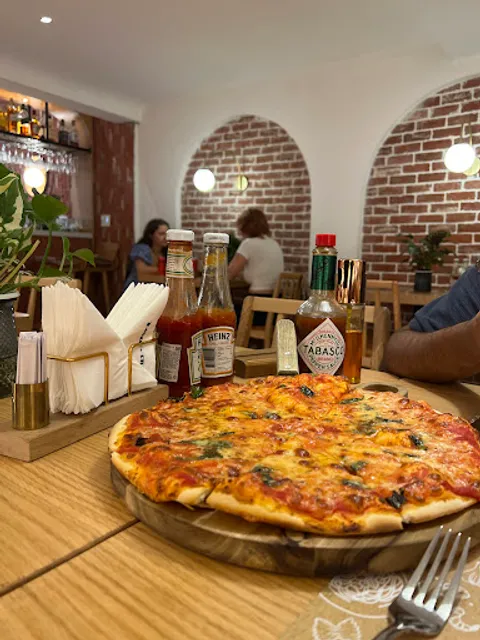 Paolo & Chi Pizzeria Old Quarter