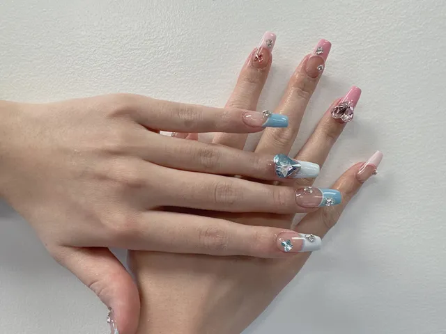 Central Hair & Nails