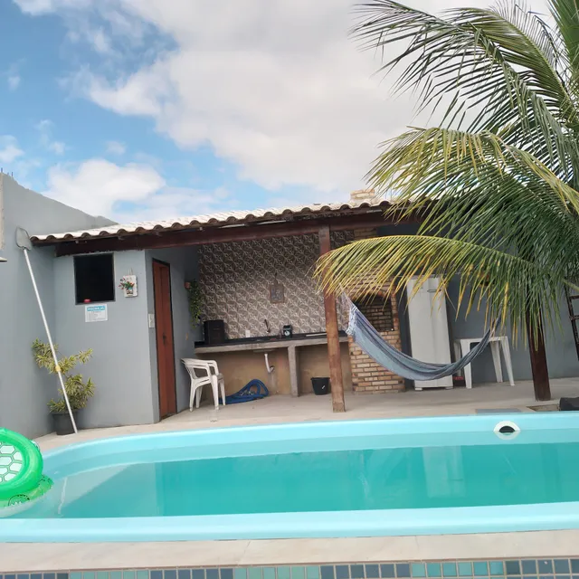 Casa com piscina e pula-pula temporada(não aceitamos pet)