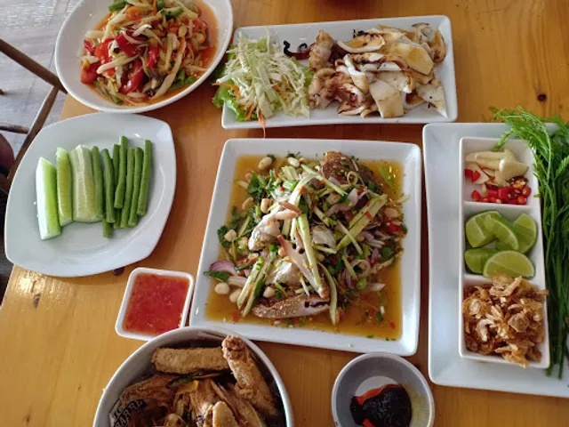 ส้มตำ ยำ เผา Somtum Yum Pao